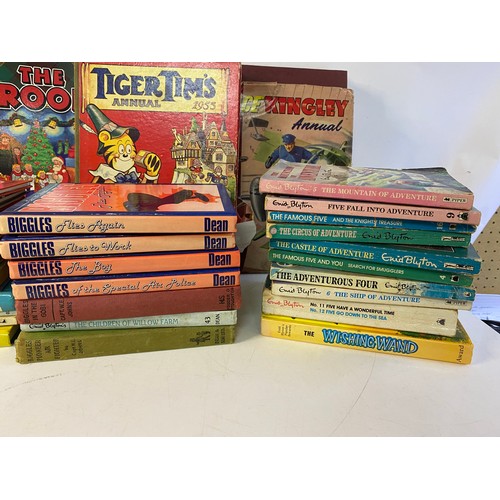 725 - Box of vintage children's books including annuals, Biggles, Endi Blyton etc