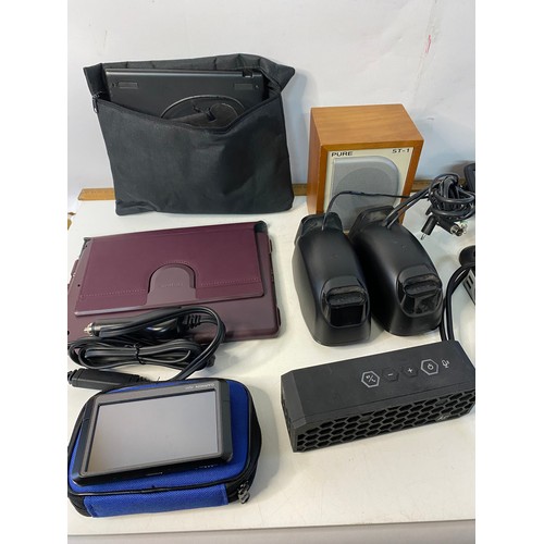 735 - Box of misc gadgets and small electricals including sat navs, speakers, cameras etc