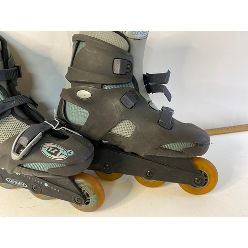 738 - Oxygen OZ1 roller blades size 27.5