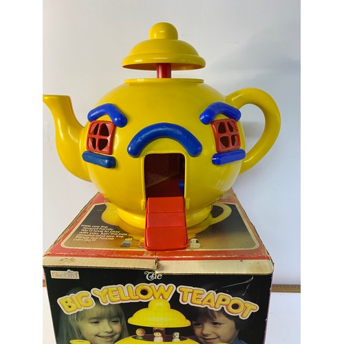 739 - Vintage Bluebird big yellow teapot with some accessories in original box