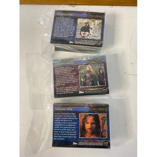 862 - 3 x Topps The Lord of the Rings card sets in complete mint condition.
1) The Fellowship of the Ring ... 