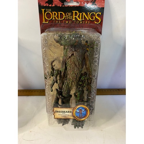 863 - Toy Biz, 3 x The Lord of the Rings figures from the later eleased rectangular design boxes made in 2... 