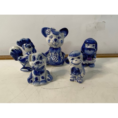 931 - 6 Vintage Blue and White Russian figures by Gzhel 10cms