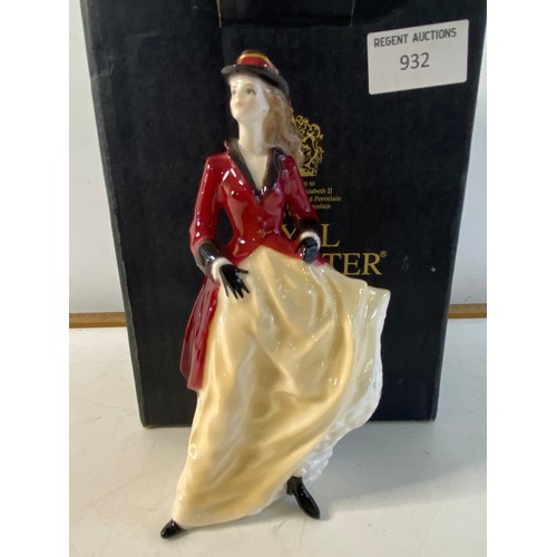 932 - Boxed Royal Worcester figure 