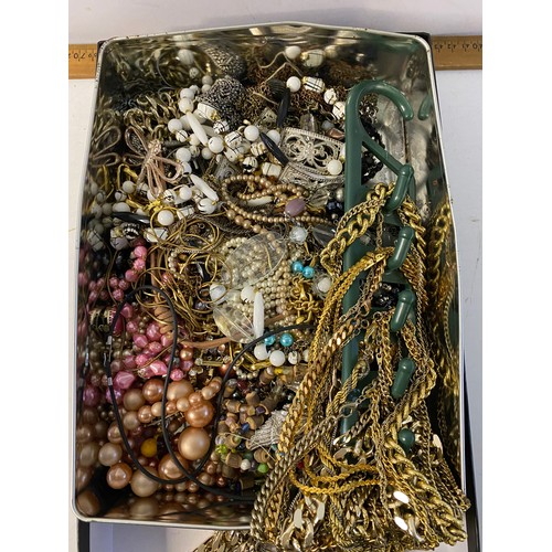 985 - Various heavy 9ct gold plated chains and fob watch Albert chains and box containing broken vintage j... 