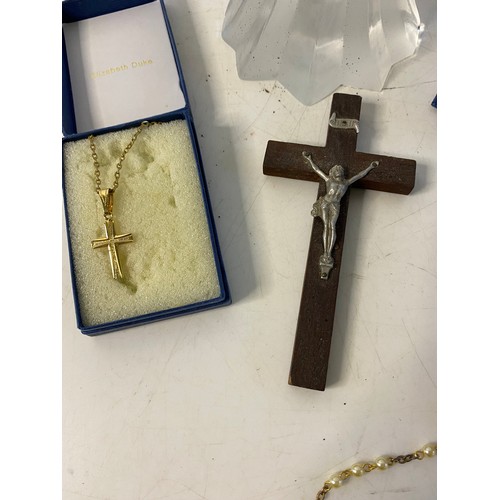 987 - Vintage gold plate, mother of pearl and diamante crucifixes and rosary beads, wooden crucifix and RC... 