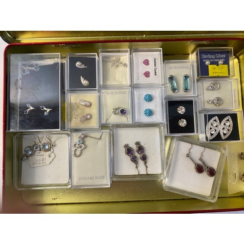 792 - Collection of sterling silver hallmarked jewellery