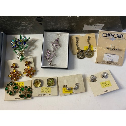 799 - Box of vintage designer costume jewellery including Monet, Liz Claiborne, Sarah Coventry, Swarovski,... 