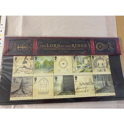 865 - Royal Mail complete sheet of 60 x The Lord of the Rings 2004 issue First Class stamps, that are stil... 