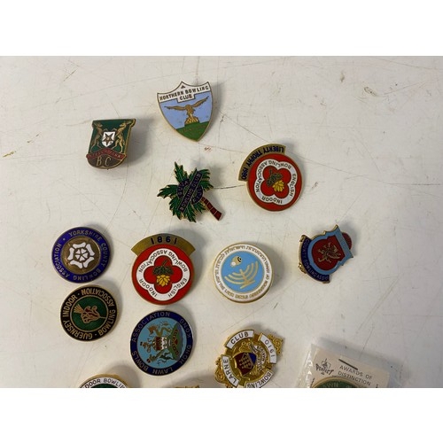 938 - Collection of vintage enamel bowling badges.