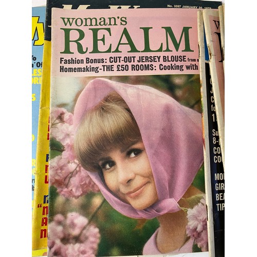 1009 - Selection of vintage womens magazines