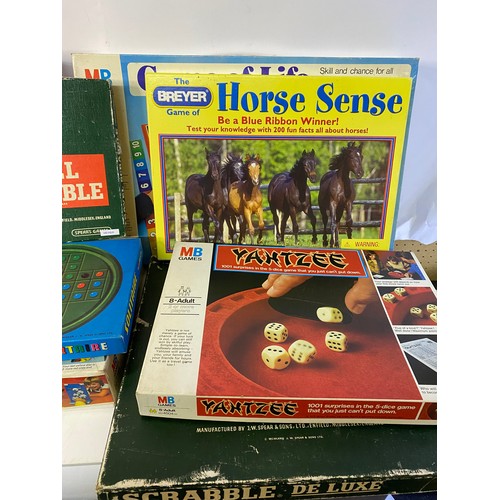 121 - Selection of vintage board games and games.