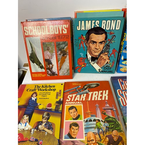 123 - Collection of vintage comics and annuals including 1966 James Bond annual