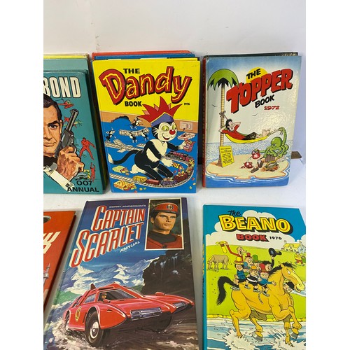 123 - Collection of vintage comics and annuals including 1966 James Bond annual