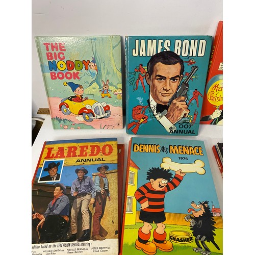 123 - Collection of vintage comics and annuals including 1966 James Bond annual