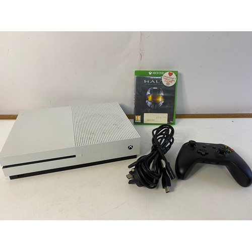 130 - Xbox 1 console with controller and 1 game. Tested and working.