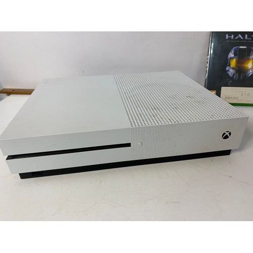 130 - Xbox 1 console with controller and 1 game. Tested and working.