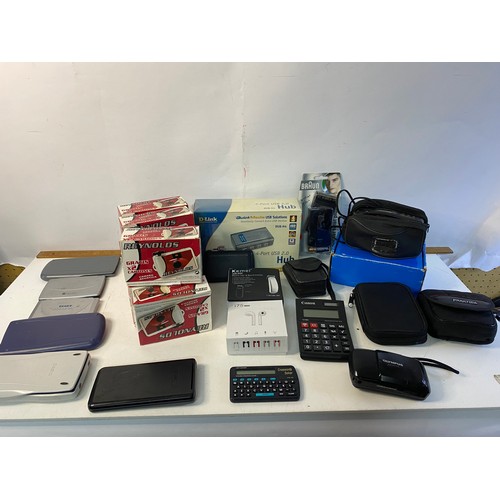 167 - Selection of gadgets, cameras and small electricals to include Olympus MJU-1 camera, satnav and calc... 