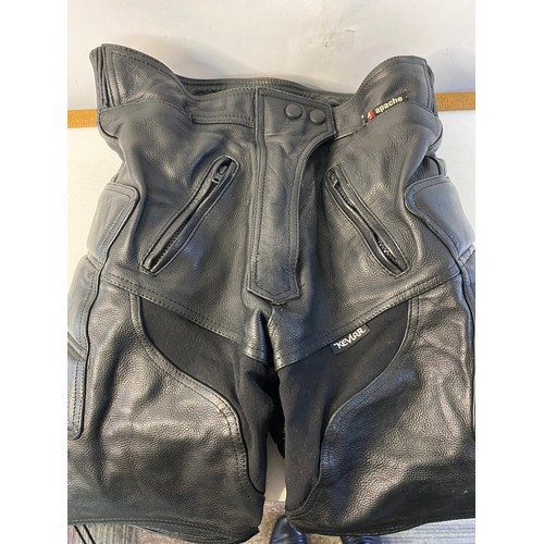 173 - Ladies Apache leather motorcycle trousers and Frank Thomas boots.