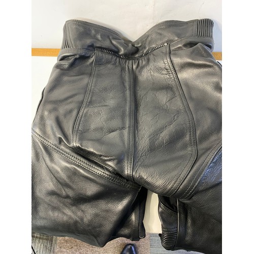 173 - Ladies Apache leather motorcycle trousers and Frank Thomas boots.