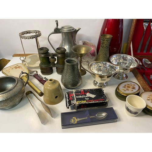 182 - Assortment of curios, collectables and metalware