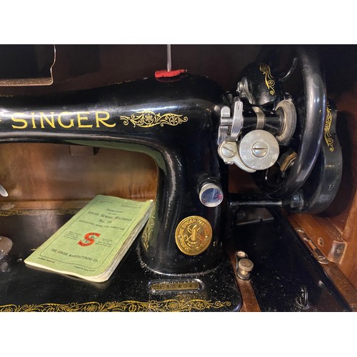 198 - Vintage Singer 99 hand crank sewing machine in carry case.