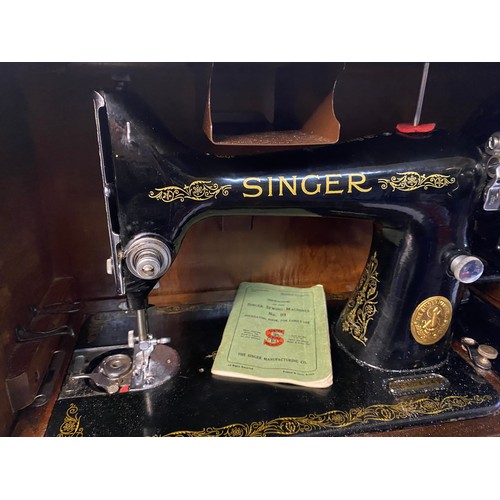 198 - Vintage Singer 99 hand crank sewing machine in carry case.