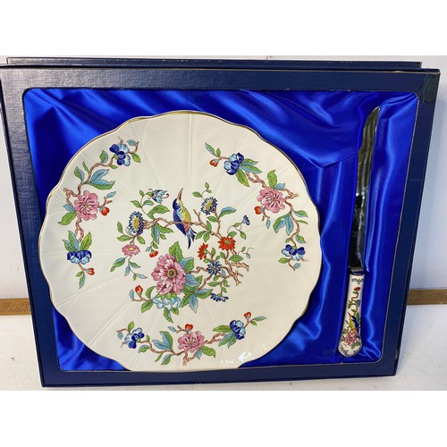 213 - Boxed Aynsley Pembroke cake plate with knife, 6 piece knife set plus Cottage Garden Var-i-ete bowl