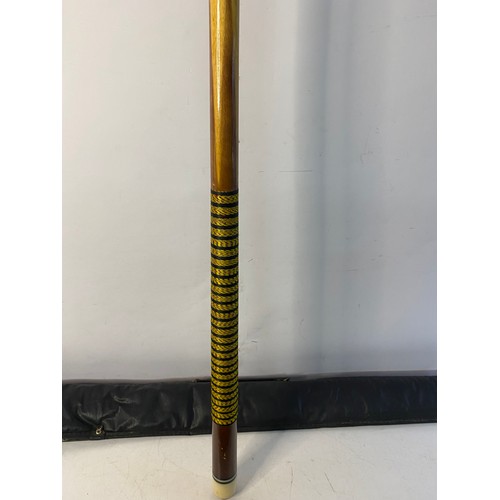 221 - 4 x vintage snooker cues.