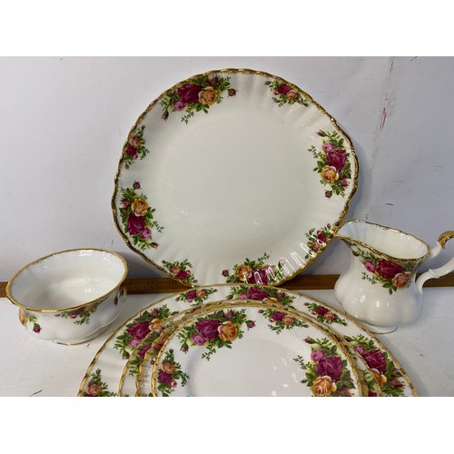 299 - Selection of Royal Doulton Old Country Roses dinnerware comprising of 6 dinner plates, 8 salad plate... 