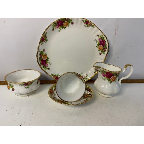 299 - Selection of Royal Doulton Old Country Roses dinnerware comprising of 6 dinner plates, 8 salad plate... 