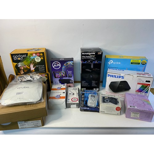 238 - Assortment of boxed gadgets and small electricals.