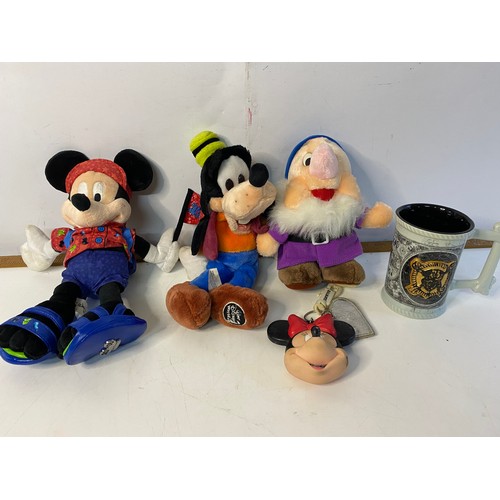 243 - Assortment of Disney collectables including vintage jigsaws, lithograph sets and toys