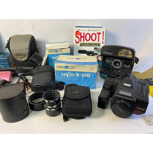 245 - Selection of vintage and modern cameras and accessories including Polaroid 600, various lenses, 35mm... 