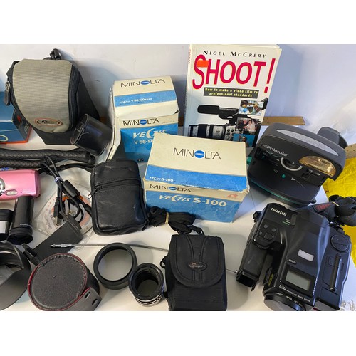 245 - Selection of vintage and modern cameras and accessories including Polaroid 600, various lenses, 35mm... 