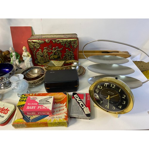 251 - Selection of vintage collectables including metalware, tins, ornaments, woodenware and more.