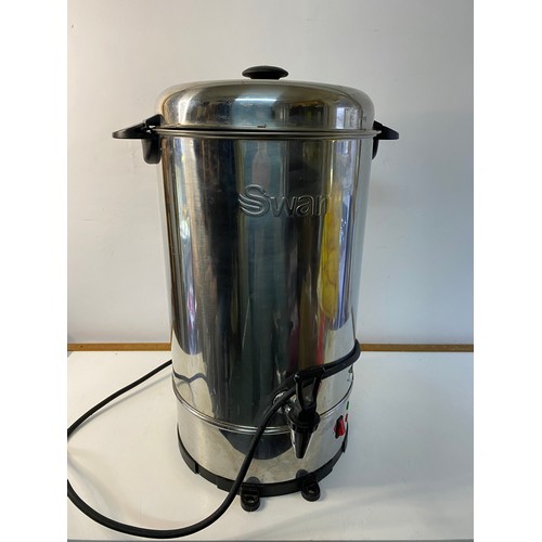 499 - Large Swan 20 litre tea urn, fully working