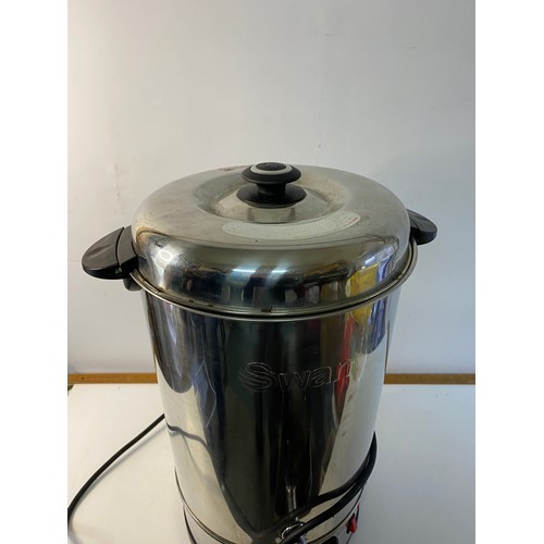 499 - Large Swan 20 litre tea urn, fully working