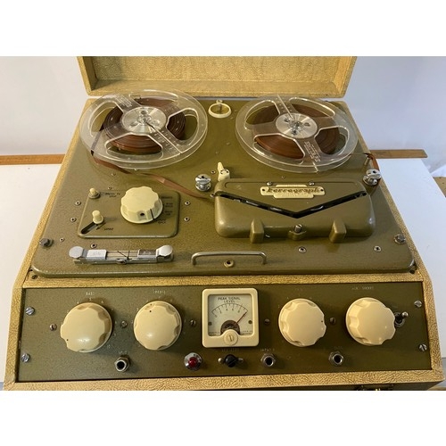 197 - Vintage Ferrograph reel to reel tape recorder, not tested as no lead.