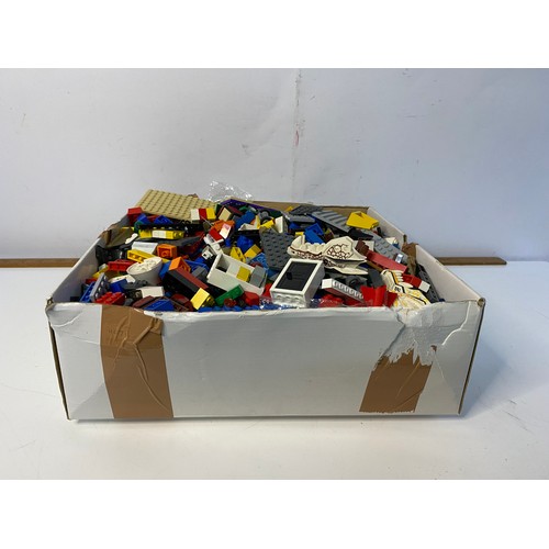 8 - Large box of Lego assorted pieces