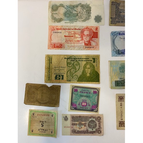 30 - Collection of old banknotes