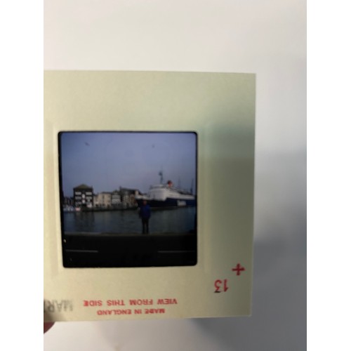 33 - Collection of approximately 100 shipping 35mm slides