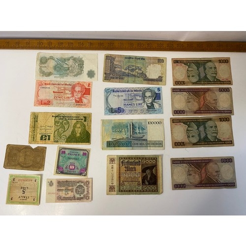 30 - Collection of old banknotes