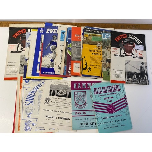 39 - Vintage 1960's football programmes