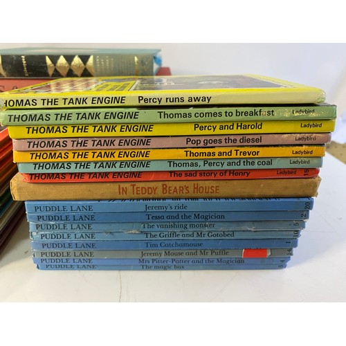 610 - Selection of vintage childrens books and annuals.