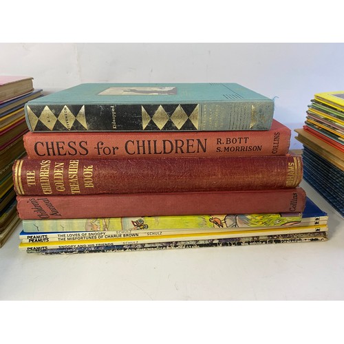 610 - Selection of vintage childrens books and annuals.