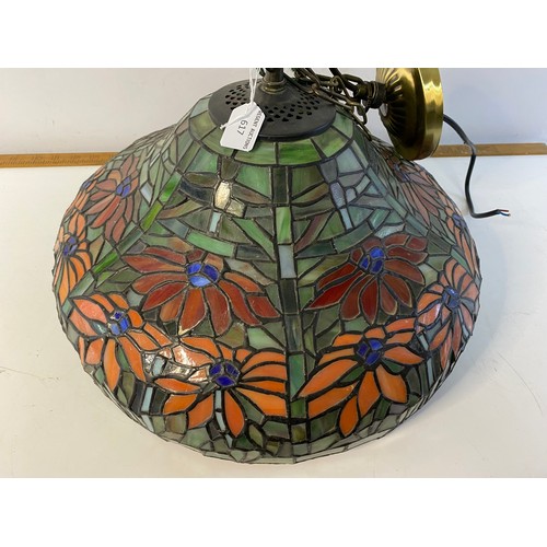 617 - Large Tiffany style pendant ceiling light 39.5cms diameter