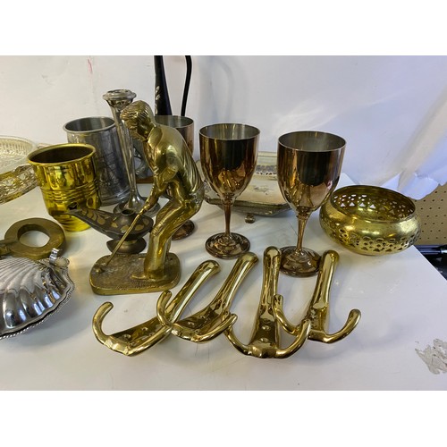 618 - Selection of assorted brassware and metalware