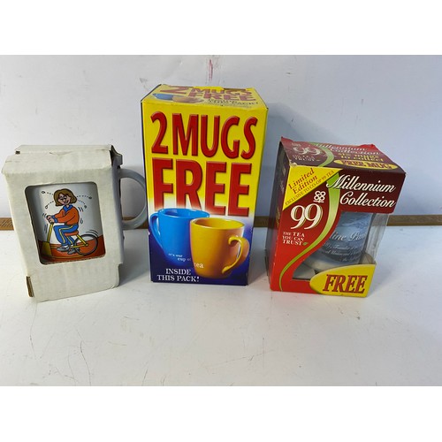 622 - Selection of food and drink collectables.