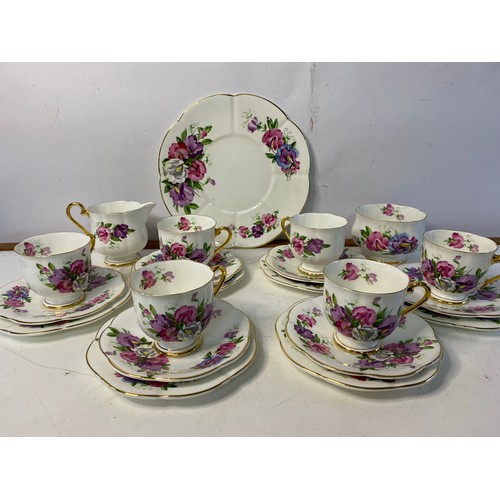 991 - Cake plate, 6 cups and saucers, 6 side plates, milk and sugar bowl from Crystal